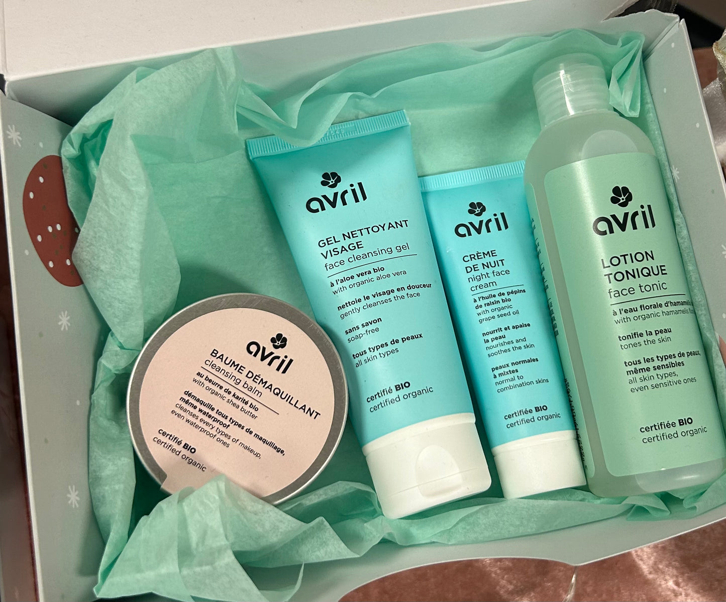 Julegavesett Avril 4 trinns-hudpleierutine